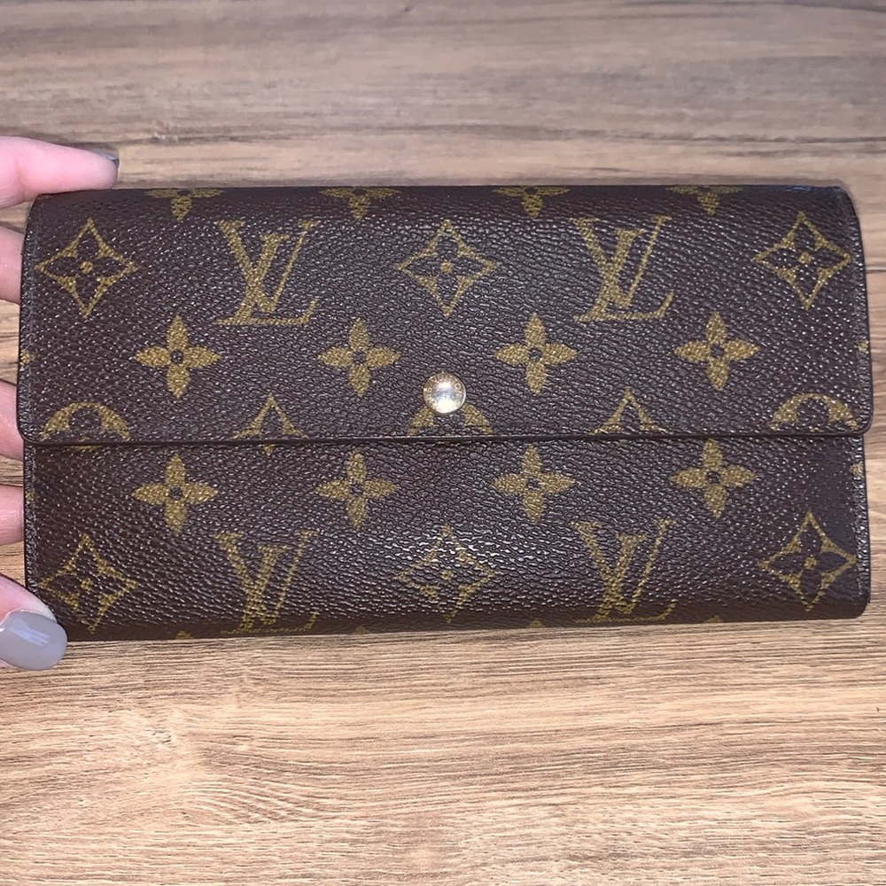 Louis Vuitton Monogram Sarah Wallet